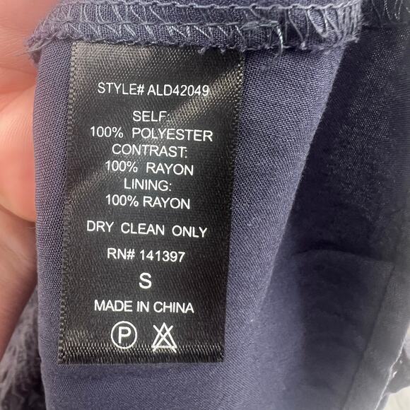 ASTR The Label Crochet Lace Dress Womens Small Navy Blue Pleated Front - Picture 10 of 10